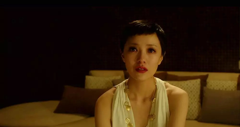 女明星个性短发图片大全_欧阳娜娜短发造型_佟丽娅短发时尚感