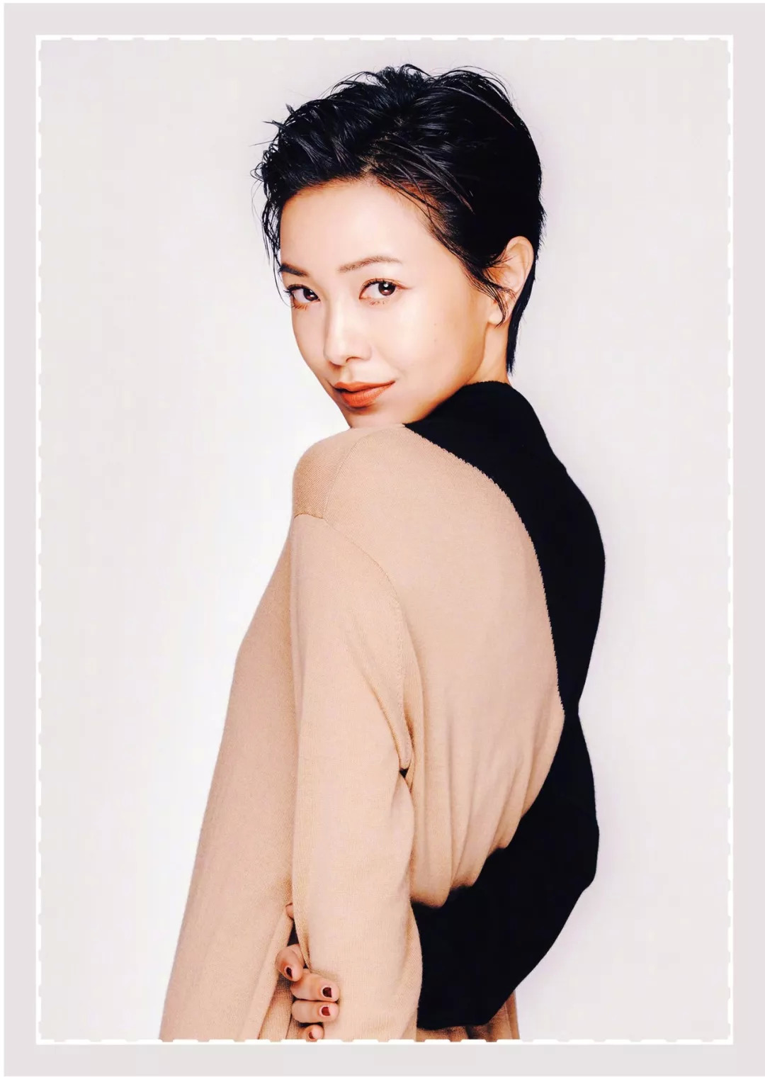 欧阳娜娜短发造型_佟丽娅短发时尚感_女明星个性短发图片大全