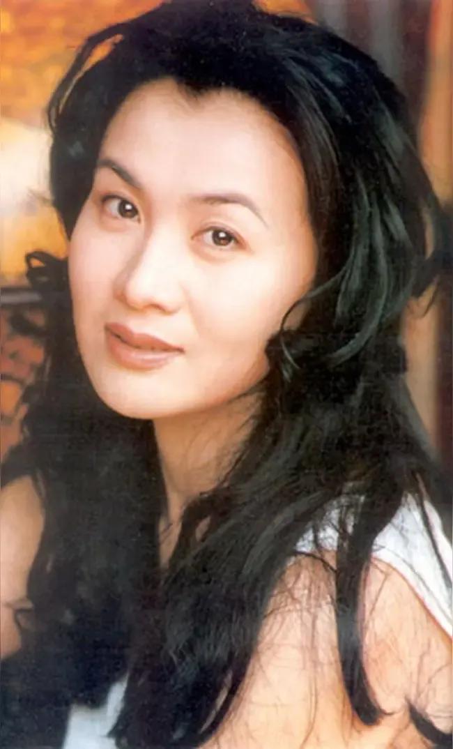 29岁女明星去世_女明星意外去世案例_过劳死的女明星