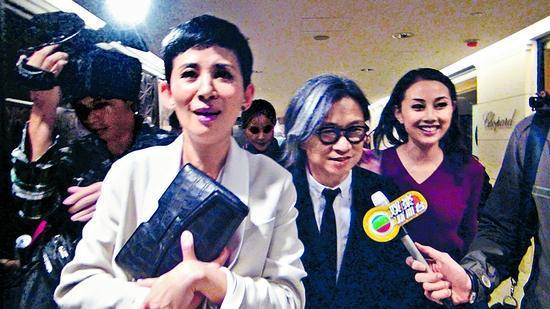 直击明星生日趴奢靡场面:大小S制服秀色诱老公