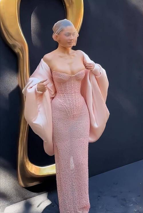 盘点娱乐圈真实明星_娱乐圈真实的明星_盘点圈娱乐明星真实姓名