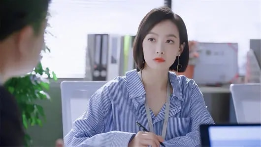 杨超越宋茜林允许佳琪周迅_女明星睡姿照片_女星奇葩睡姿揭秘