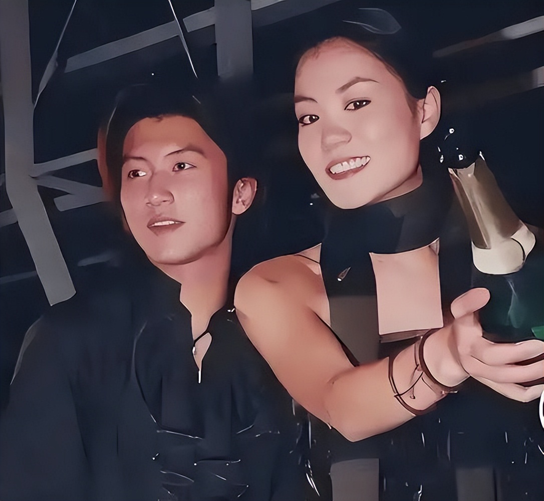  谢霆锋 演艺事业 爱国情怀 _谢霆锋淡出娱乐圈_谢霆锋 央视文娱 人民文娱 