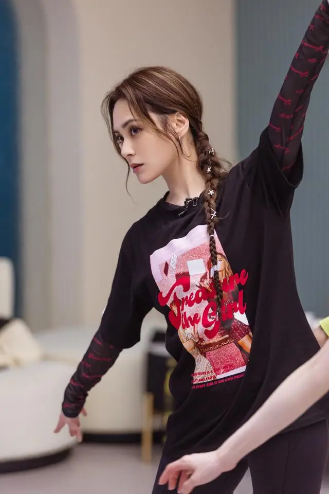 女明星身高与颜值不匹配_朱茵身高153cm演技颜值惊艳_娱乐圈哪些女名星很矮