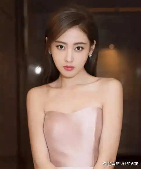 娱乐圈哪些女名星很矮_身高矮的女演员_矮女演员的成功故事