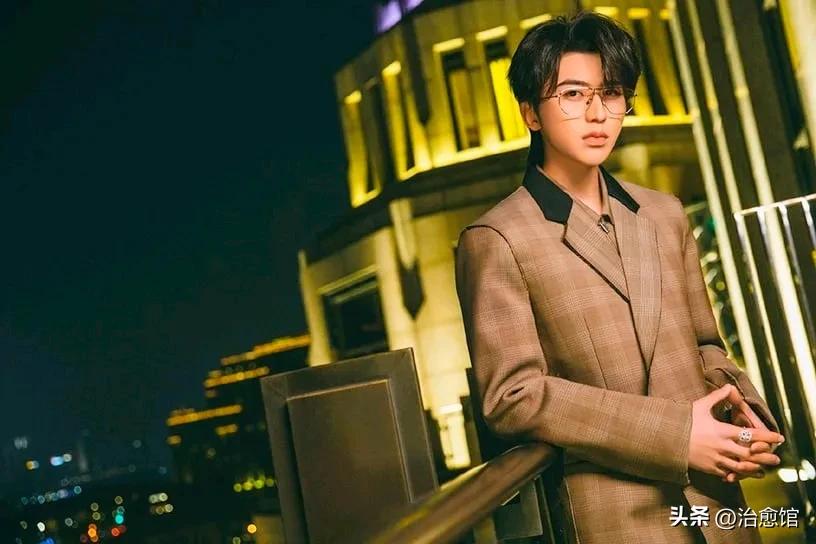 今日排行榜明星热点榜,_2022年娱乐圈热搜榜Top10_明星年度热搜榜前十名