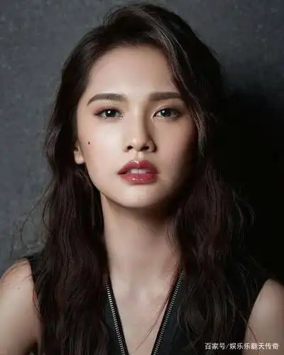 国内雀斑多的女明星_女明星脸上痣的美人_泪痣美女明星推荐