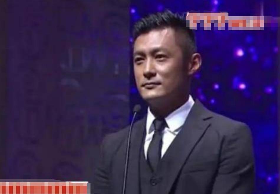 娱乐圈奖项质疑_娱乐圈的颁奖_童瑶白玉兰视后争议